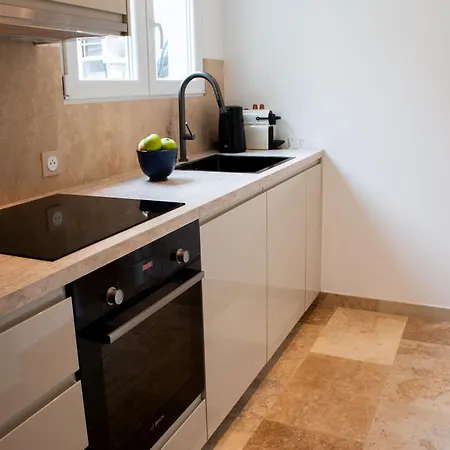 Quartier Libre Madeleine Apartahotel París
